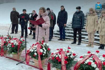 В Великих Луках почтили память советских воинов-освободителей