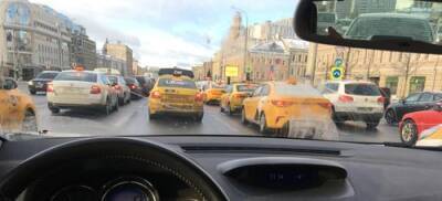 В Москве скоро будут пробки из одних такси? - argumenti.ru - Москва - Москва