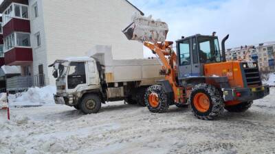 За сутки из Корсакова вывезли 7 тысяч кубометров снега