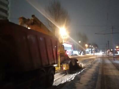 345 самосвалов. За ночь с улиц Ульяновска вывезли рекордное количество снега