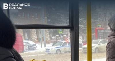 В Казани автобус столкнулся с иномаркой на улице Ершова