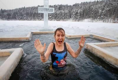 Жириновский предложил запретить крещенские купания