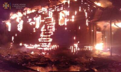 На Закарпатье дотла сгорела церковь: в УПЦ предполагают поджег