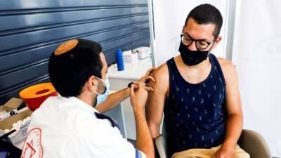 Израильское исследование породило скепсис в отношении четвертой дозы вакцин от COVID-19