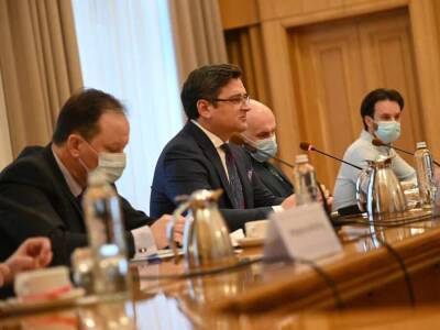 Кулеба обсудил с представителями США шаги по «сдерживанию» России