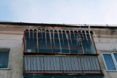 ДУК рассказал нижегородцам, кто несет ответственность за сосульки на балконах