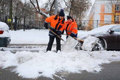 Коммунальщики рассказали об уборке снега в Москве