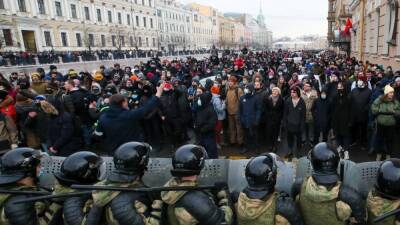 Суд в Петербурге отменил условный срок осужденному по "дворцовому делу"