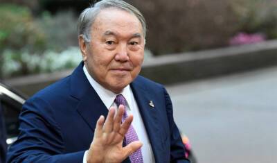 Назарбаев опроверг слухи о своем бегстве из Казахстана