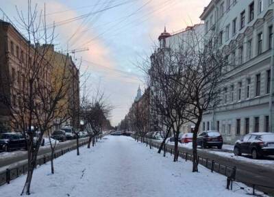 Троих голодных брошенных детей спасли из запертой коммуналки в Петербурге