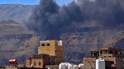 Арабская коалиция возобновила бомбардировки столицы Йемена