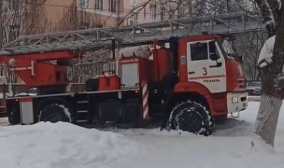 В Дягилеве пожарная машина, спешившая к возгоранию на улице Белякова, застряла в снегу