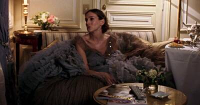В сериале "И просто так" покажут платье Кэрри от Versace за 80 тысяч долларов