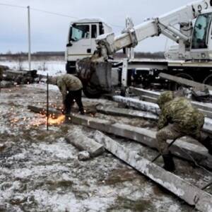 Украина укрепляет ограждения на белорусской границе. Фото
