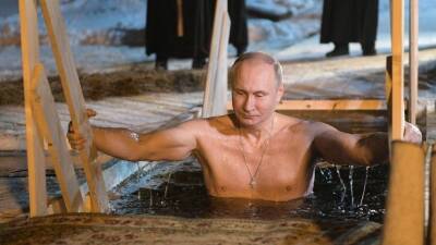 Песков о купании Путина на Крещение: «Сложно найти прорубь вокруг Кремля»