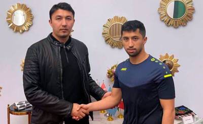 Лучший футболист Таджикистана подписал контракт с футбольным клубом АГМК