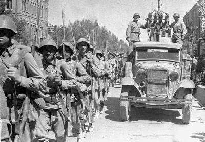 Зачем Красная Армия в разгар войны с Гитлером вторглась в Иран - Русская семерка