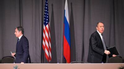 Госсекретарь США перед поездкой в Киев поговорил с Лавровым