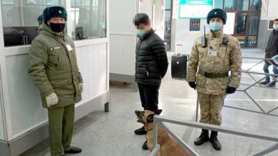 Двое вооруженных участников беспорядков в Казахстане пытались вылететь в Россию - Русская семерка