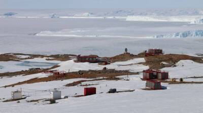 Еще три белорусских полярника прибыли в Антарктиду с грузом экспедиции