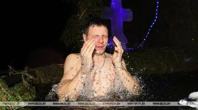 ФОТОФАКТ: Окунание в купель на Крещение в Минске