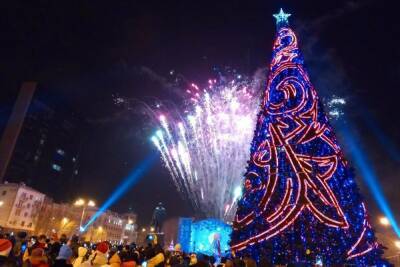 В Донецке с центральной площади убрали символ Нового года