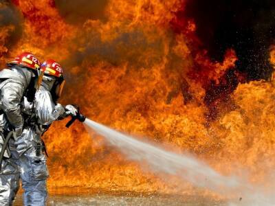 В Турции взорвался нефтепровод, огонь угрожает жилым кварталам