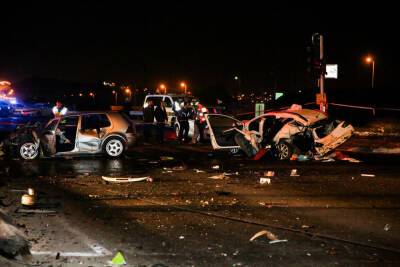 Двое молодых людей погибли, двое тяжело ранены в автокатастрофе на 4 шоссе
