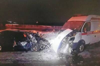В Комсомольске-на-Амуре в тройном ДТП со "скорой" погиб водитель