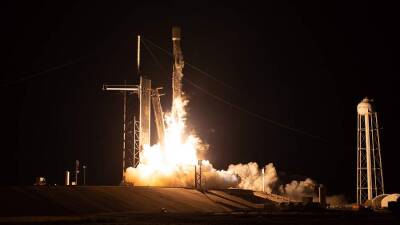 SpaceX запустила Falcon 9 со спутниками Starlink