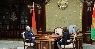 Александр Лукашенко провел рабочую встречу с Натальей Кочановой
