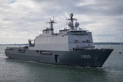 Военный эксперт Бартош: при необходимости силы России могут потопить появившийся на Балтике вертолетоносец НАТО Rotterdam