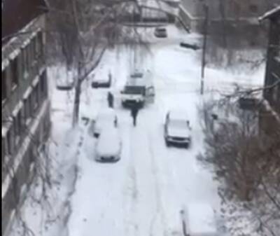 ДУК Канавинского района оштрафуют за застрявшую в снегу машину скорой помощи