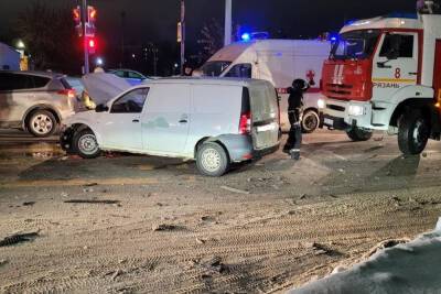 В Рязани при столкновении Lada и Ford пострадал 51-летний мужчина