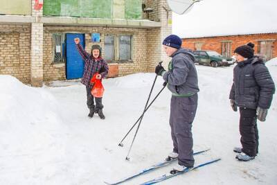 В Екатеринбурге первоклассник получил обморожение рук на уроке физкультуры
