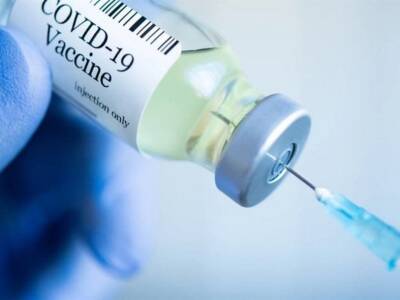 Две трети побочных эффектов вакцинации от коронавируса имеют психологическую природу