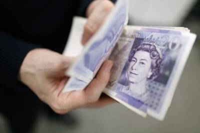 Годовая инфляция в Великобритании ускорилась сильнее, чем ожидалось