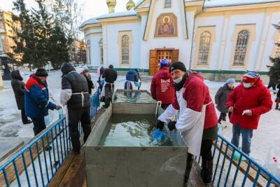 Новосибирские химики не нашли в святой воде отличий от обычной