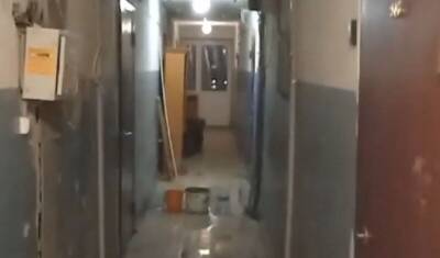 И так уже 4 года: тюменец записал видеообращение из затопляемого общежития