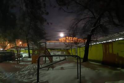 Реально ли в Петербурге добиться установки фонарей на детских площадках и во дворах