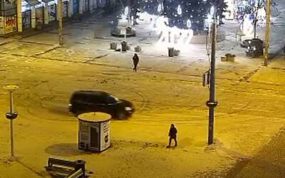 Водитель устроил опасное "шоу" в центре Днепра, видео: беспредельщика ищет полиция