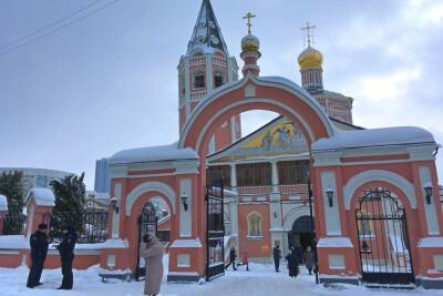 Пока гром не грянет: снег с Троицкого собора счистили после публикации МК в Саратове