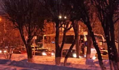 В Тюмени на Ямской образовалась большая пробка из-за сломавшегося автобуса