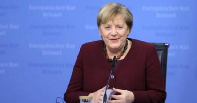 В Германии заявили, что Меркель может уехать в США из-за карьеры мужа
