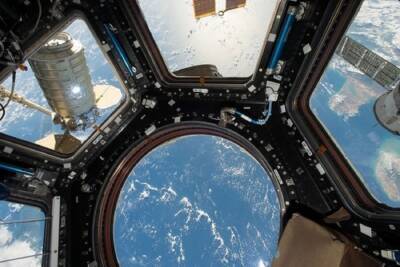 Космонавты сообщили о вылетающей из МКС странной пыли