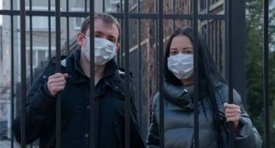 Приготовьте респиратор: Жителям Латвии запретили носить тканевые маски