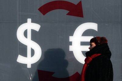 Курс доллара усиливает коррекционное снижение к евро