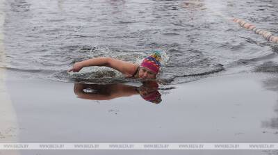 РЕПОРТАЖ: "На больничном по простуде ни разу не был": витебский морж об опыте зимнего плавания