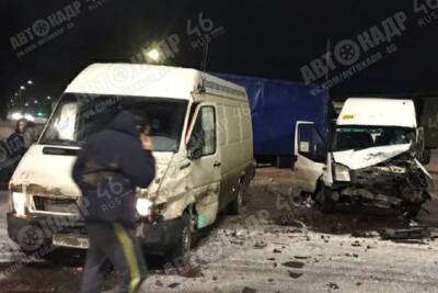 В Курске в ДТП на улице Магистральной ранены 3 пассажира маршрутки Ford