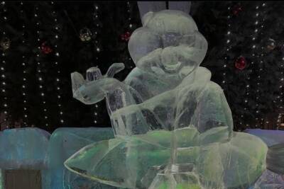 В ледовом городке Улан-Удэ вандалы сломали очередную скульптуру